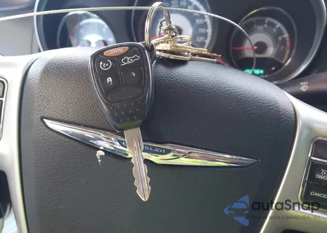 2011 Chrysler 200 Limited from USA, damaged, VIN 1C3BC2FG6BN571454